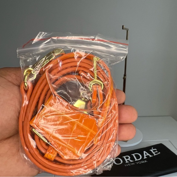 BNWT Cordae New York Orange Crocodile-Embossed Satchel with Gold Hardware - Picture 9 of 9